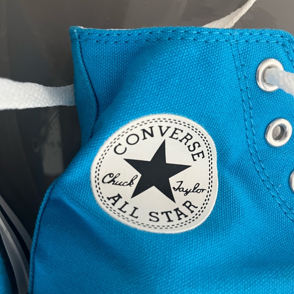 Blue converse gorgeous color
